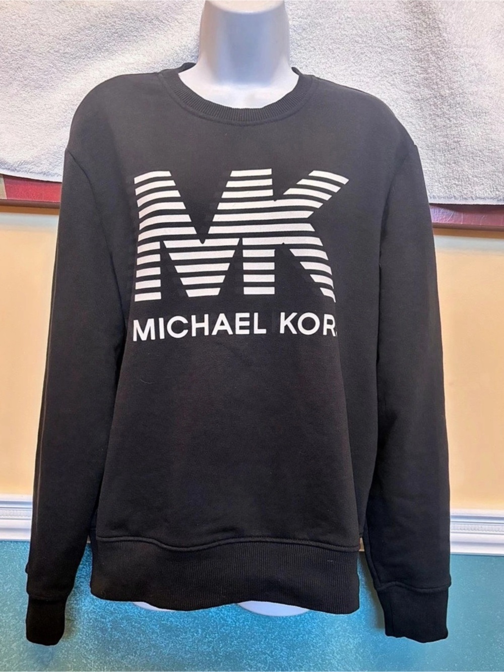 Michael Kors Logo Sweatshirt in Black & White Size Medium